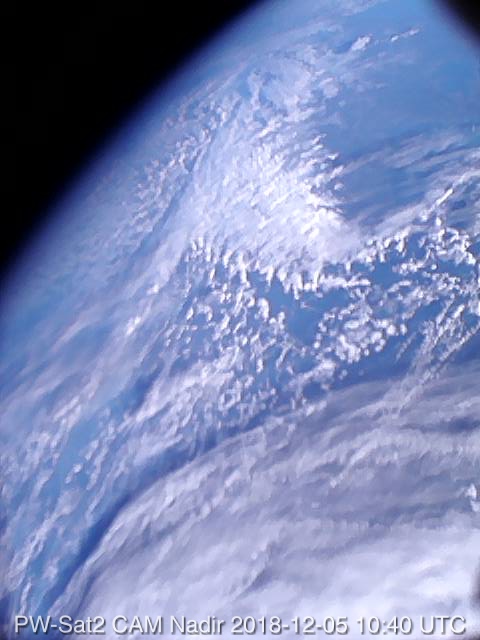 Pierwsze zdjęcie Ziemi wykonane przez satelitę PW-Sat2 5 grudnia 2018 ok. 10:40 UTC nad Europą (CC-BY-SA 4.0)